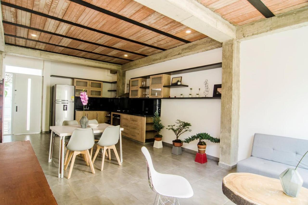 Moonshine Boutique Hostal Cali Exteriör bild